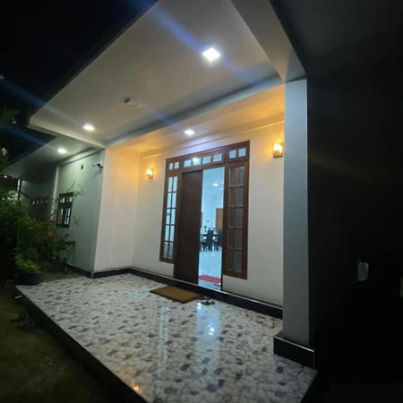 Lalitha Holiday Inn Jaffna Ngoại thất bức ảnh