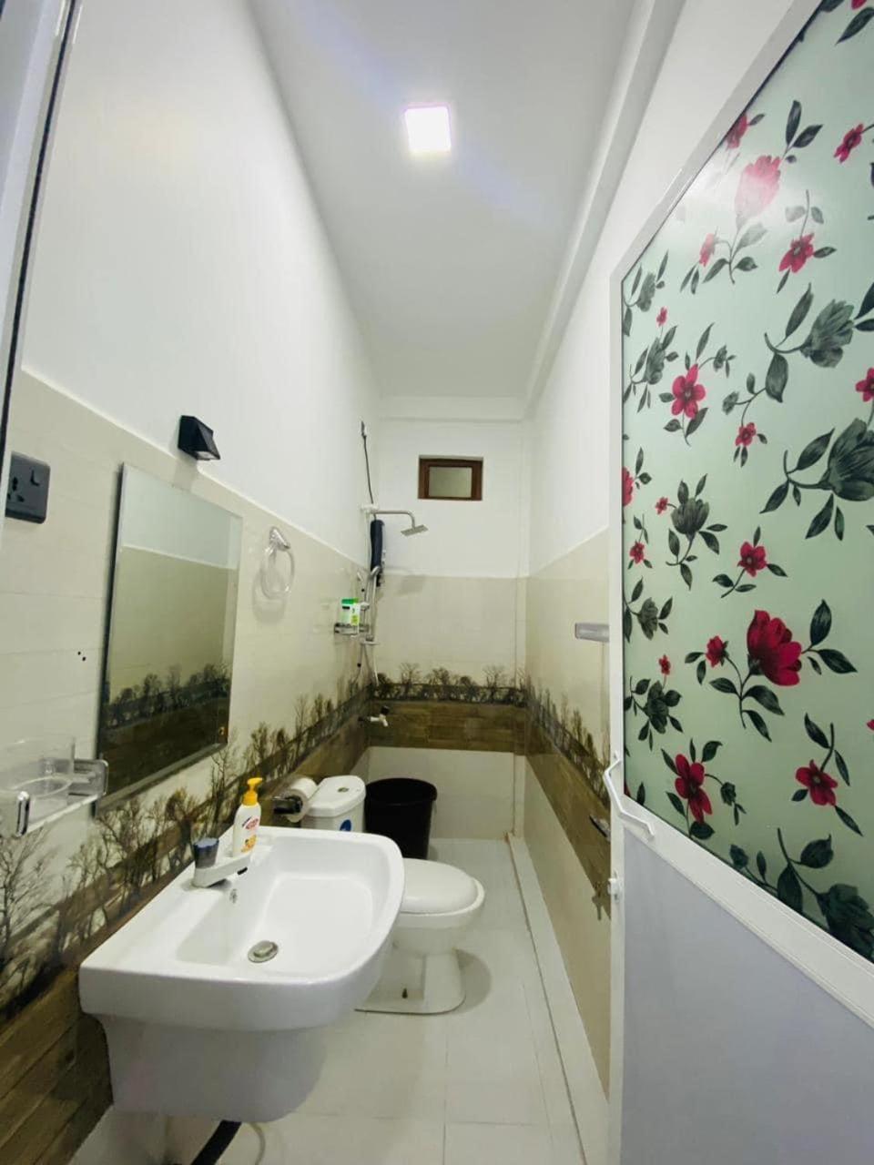 Lalitha Holiday Inn Jaffna Ngoại thất bức ảnh