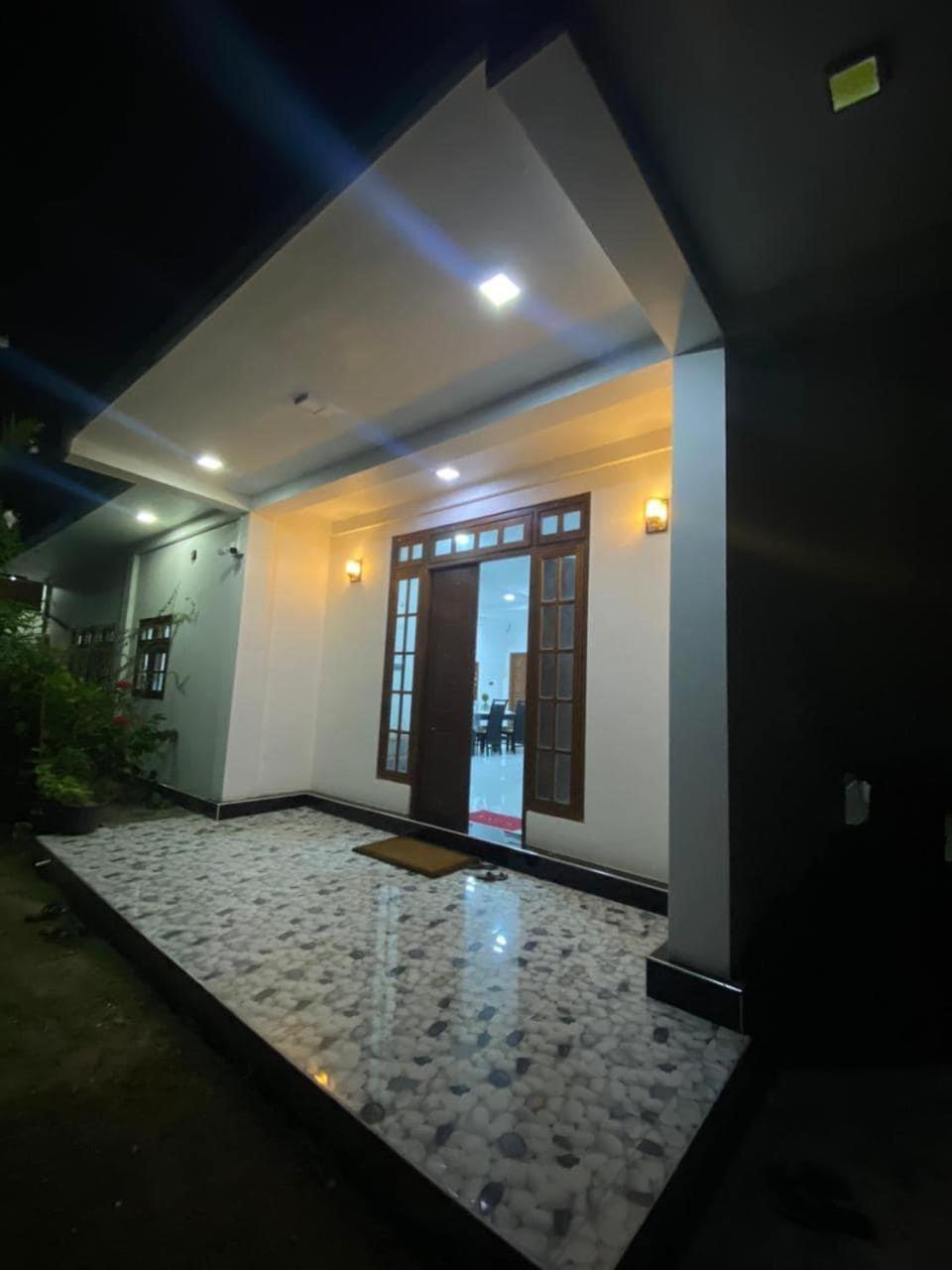 Lalitha Holiday Inn Jaffna Ngoại thất bức ảnh