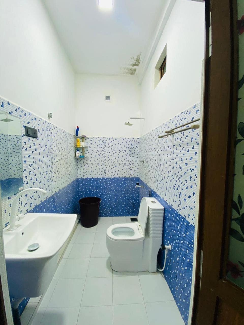 Lalitha Holiday Inn Jaffna Ngoại thất bức ảnh